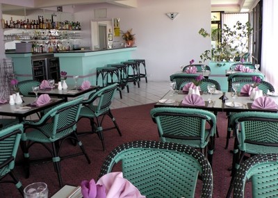 MOTEL FOR SALE - POPULAR MID COAST HOLIDAY DESTINATION