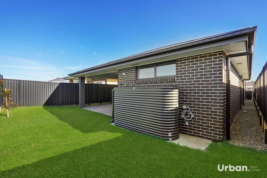 Austral 23 Parhelion Street