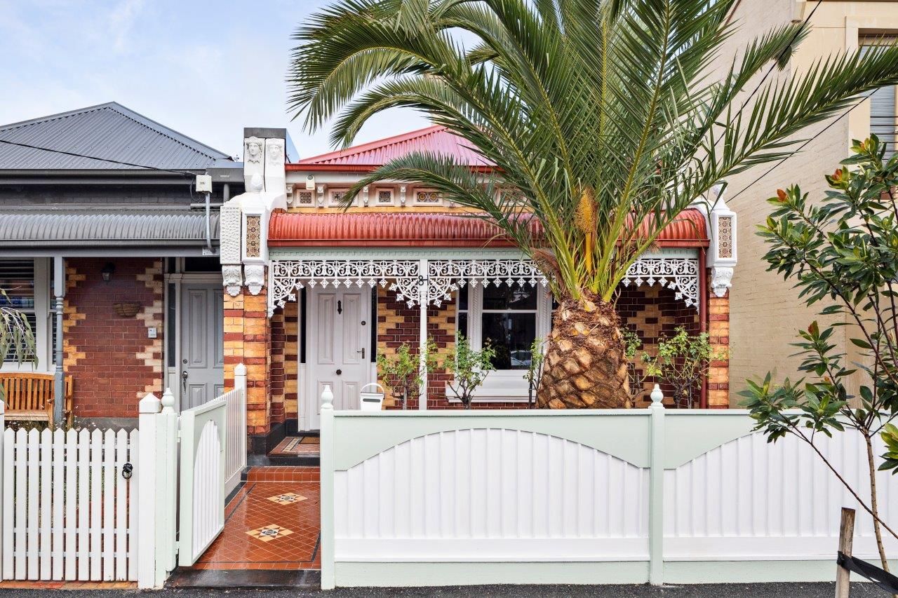 **Traditional Charm and Stylish Contemporary Elegance!**