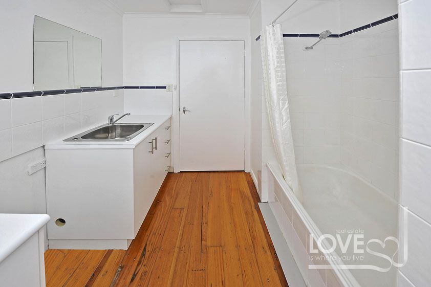RENOVATED ONE BEDROOM UNIT