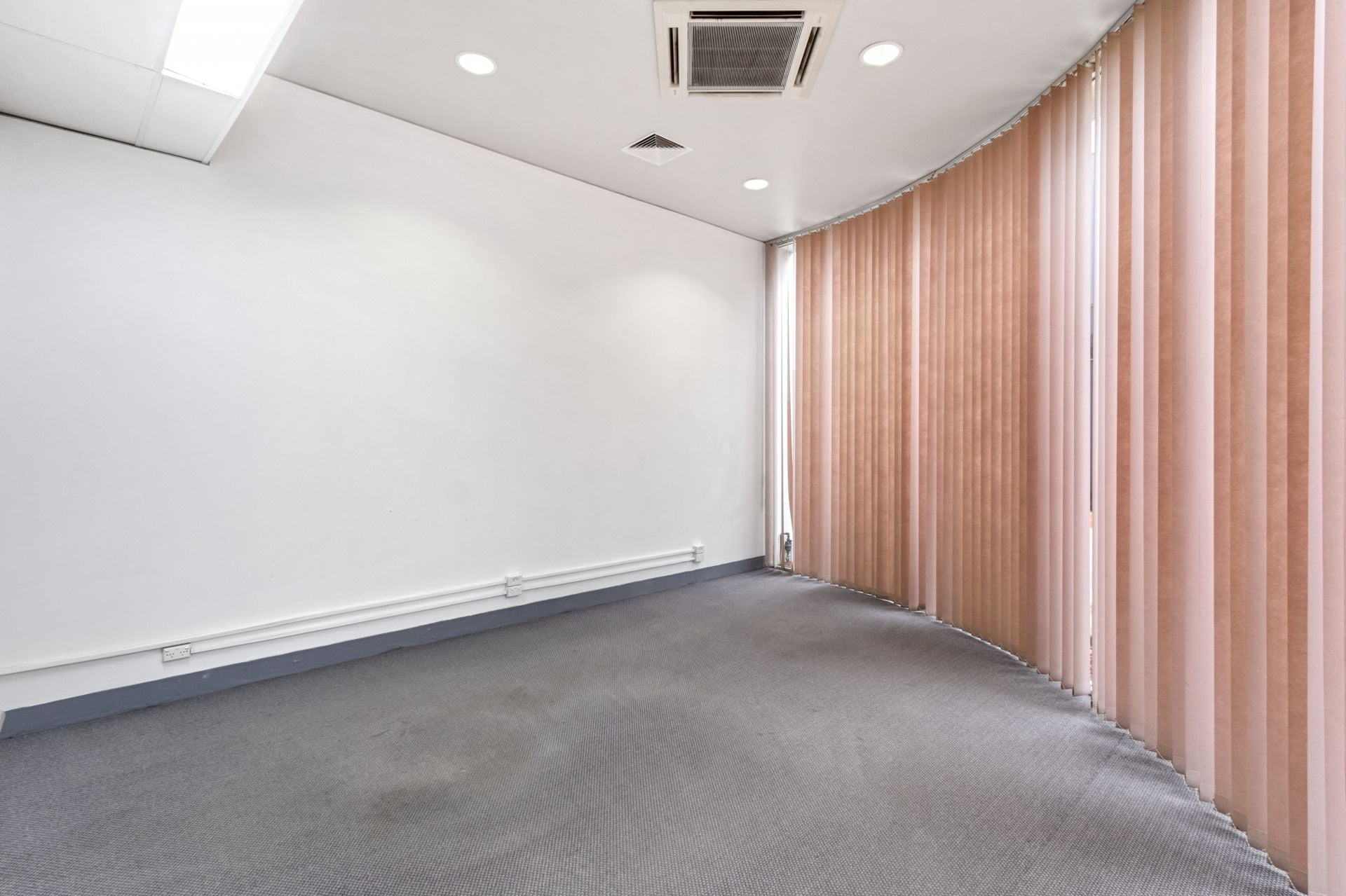 AFFORDABLE SECURE OFFICE SPACE