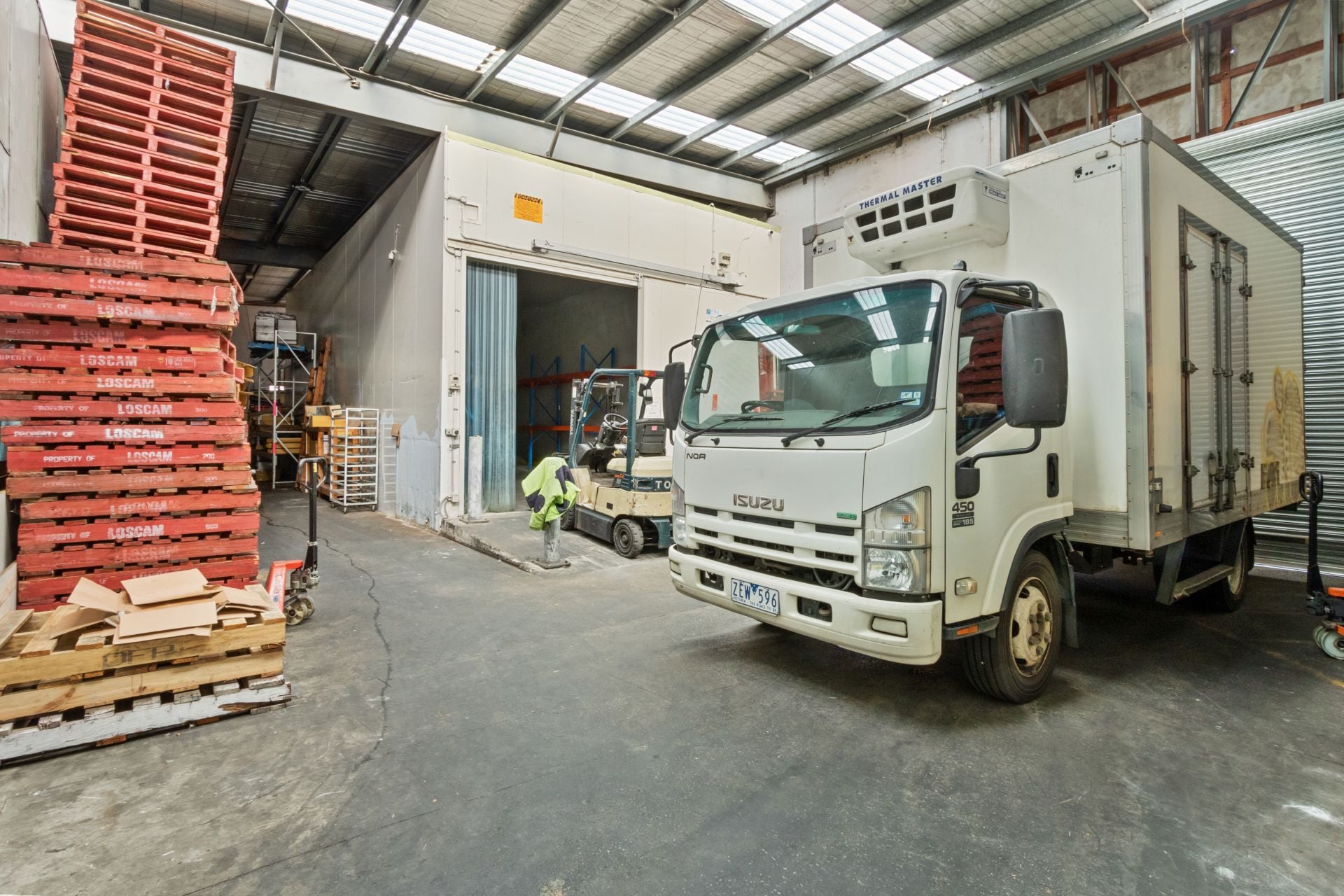 STREET FRONT WAREHOUSE IN THE HEART OF CAMPBELLFIELD