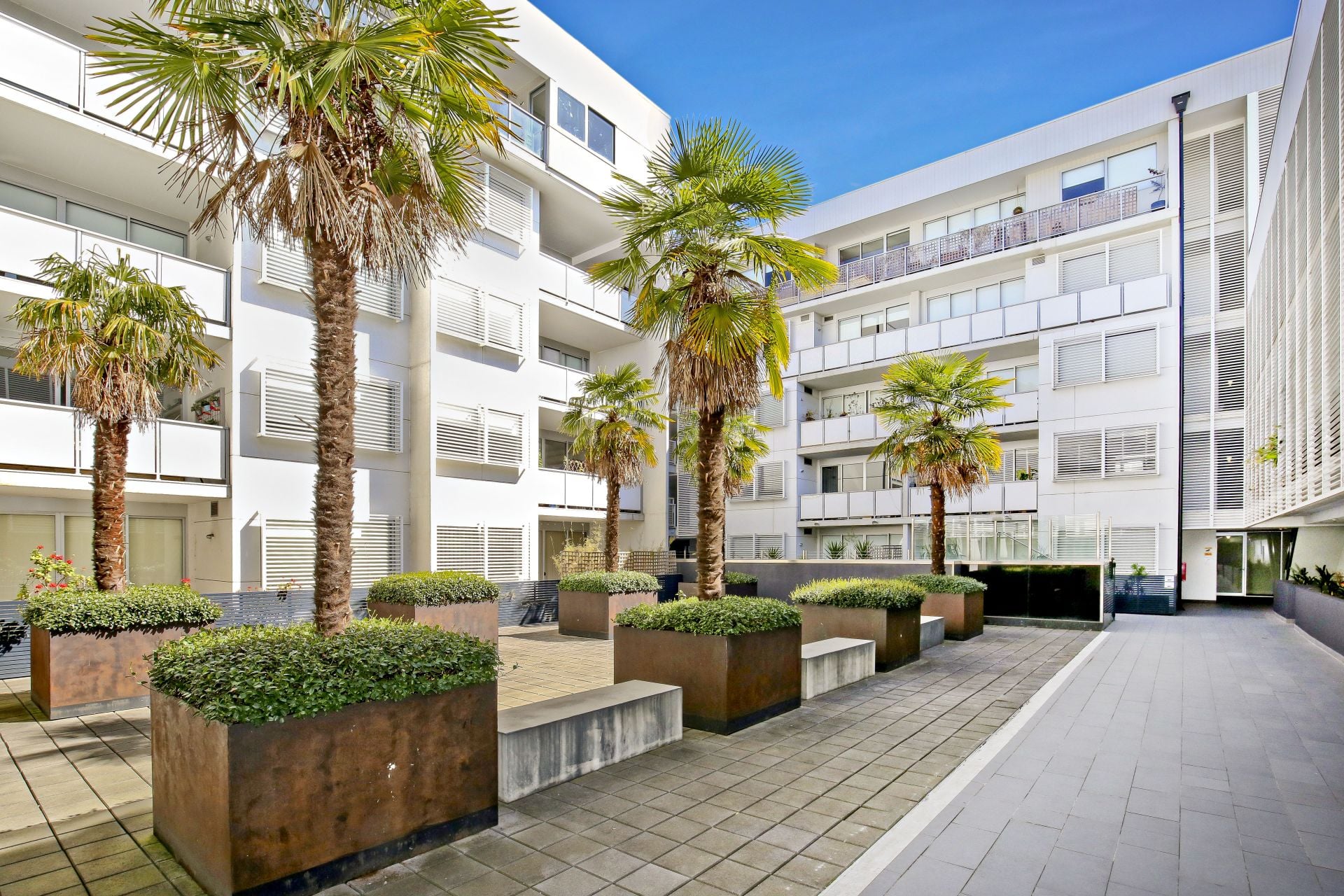 Relaxed Living In A Lifestyle Location