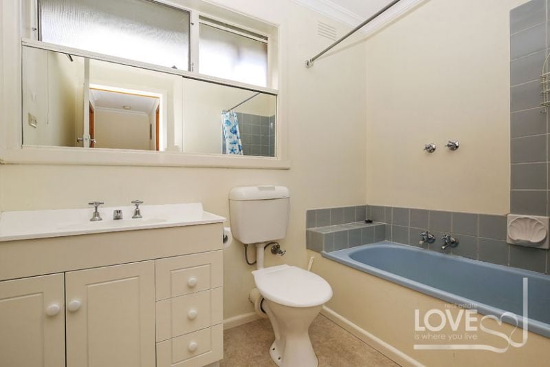 2/117 McFadzean Avenue, Reservoir