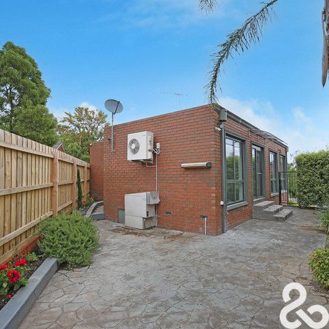 **Executive Family Luxury Living in Ivanhoe**