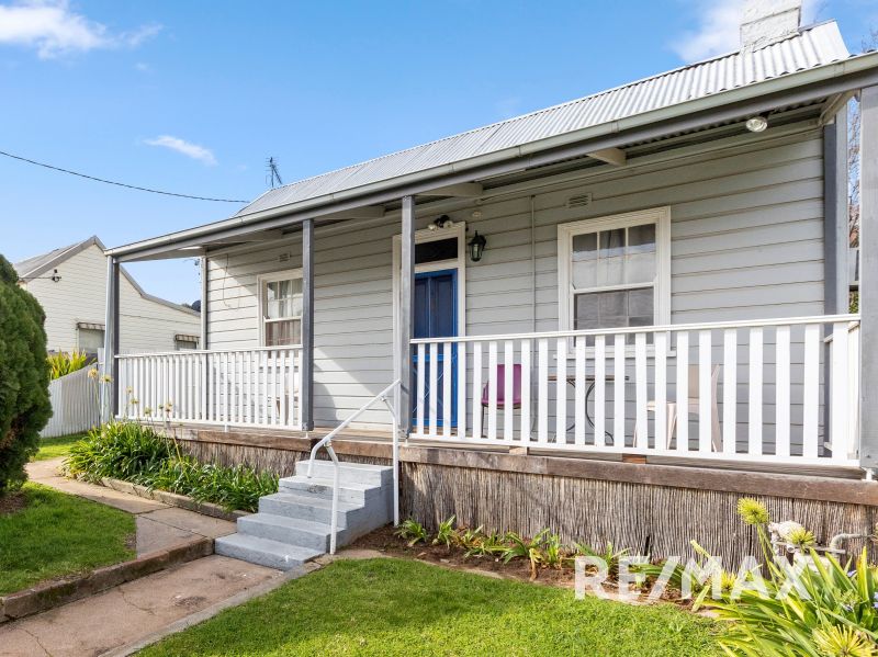 JUNEE 8 Stewart Street