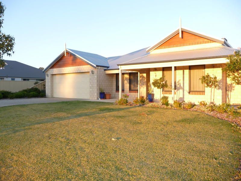 Real Estate For Sale 15 Murchison Parade Eaton , WA