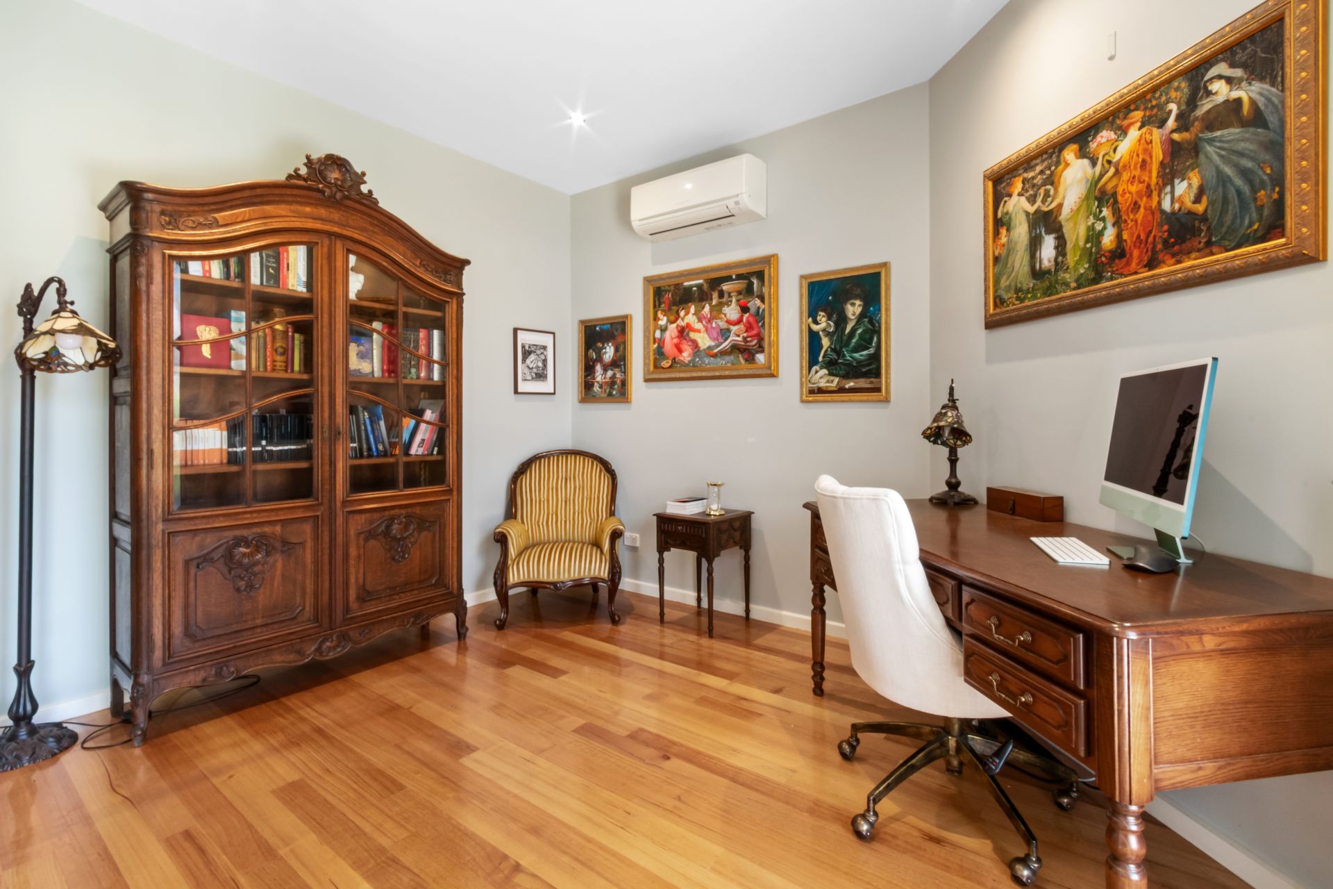 Executive Residence in Ideal Locale