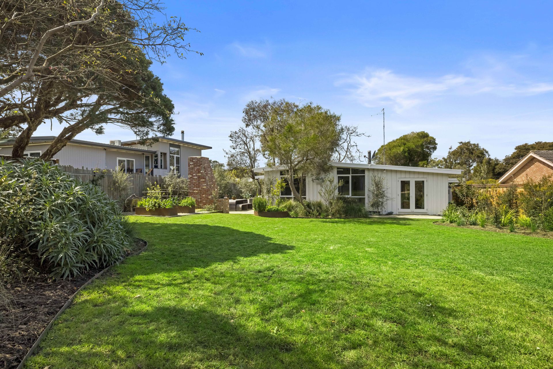 8 Hall Street, Flinders Kay & Burton