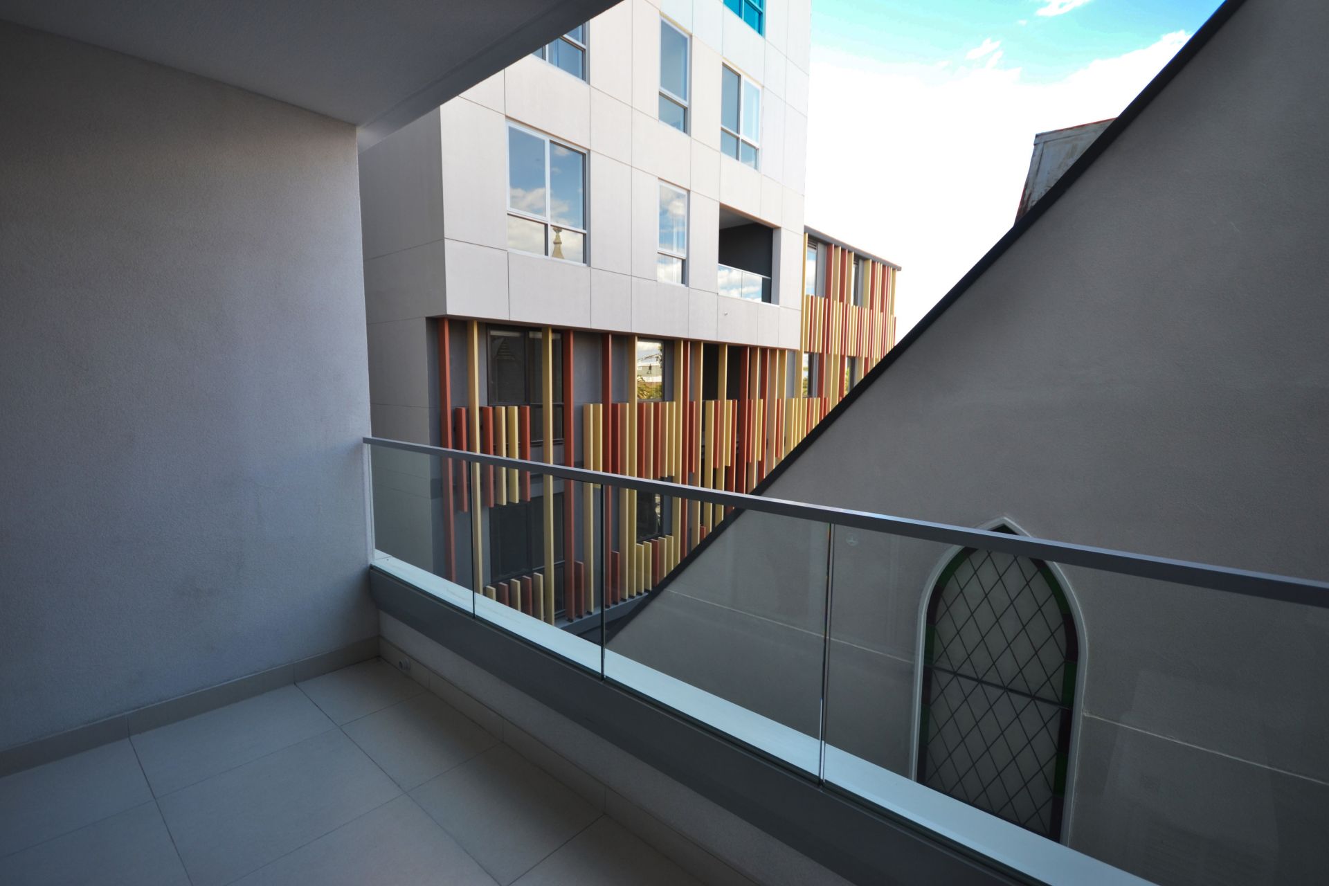 ENJOY VIBRANT LIFE STYLE IN A PRIME LOCATION