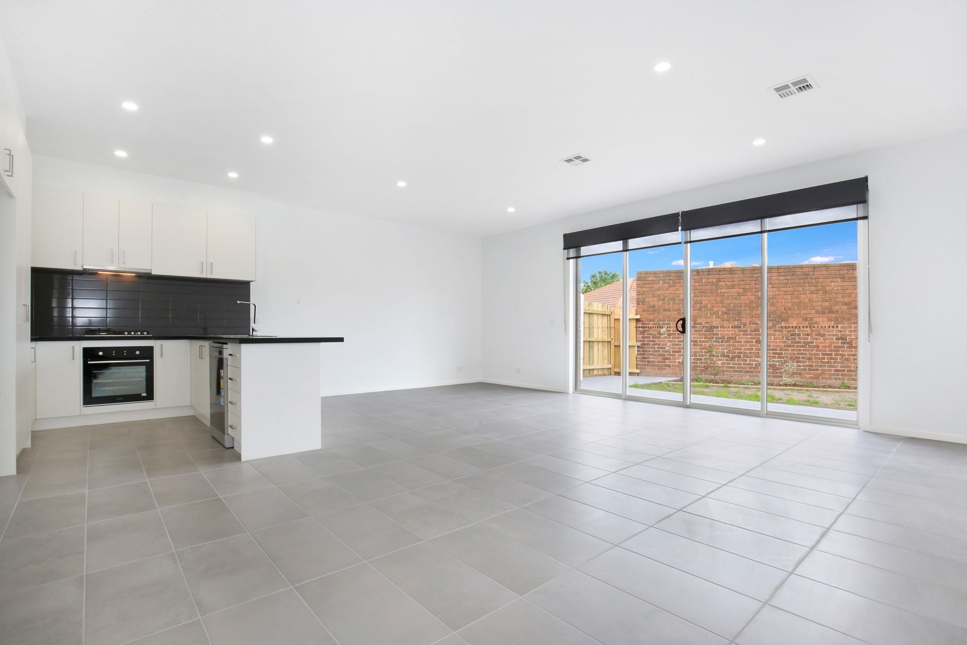 BRAND NEW TOWNHOUSE STYLISH AND SOPHISTICATED  *Insp Tue 7th Jan @ 4:35pm*