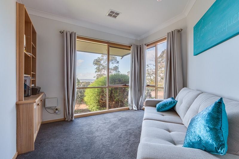 22 Manning Boulevard, Bacchus Marsh - Thumbnail 6