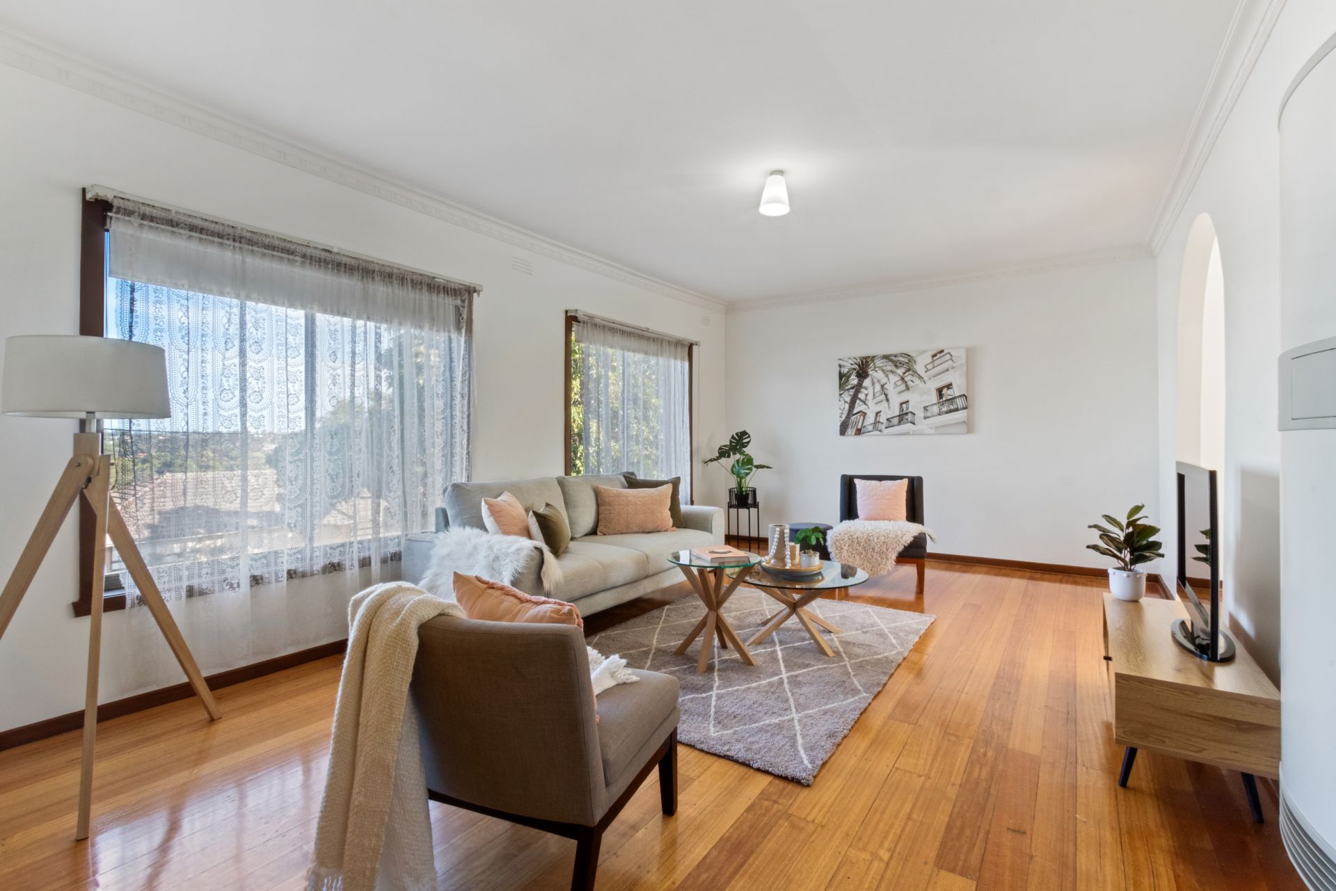 Large Unit Of Grand Home Proportions