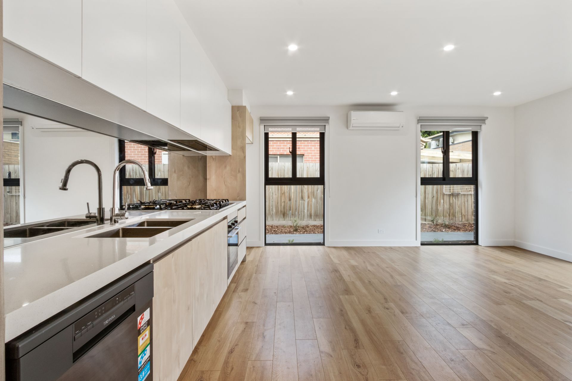 MODERN & STUNNING
