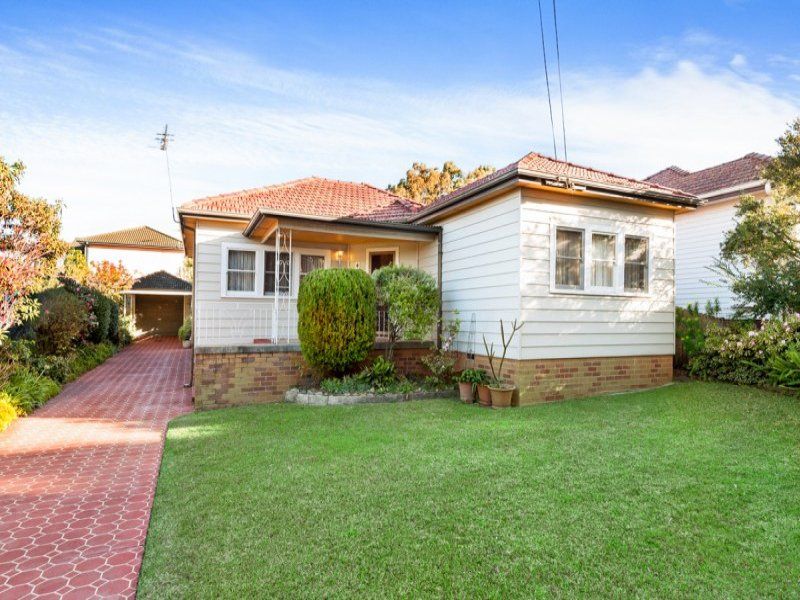 4 Dianella Street, CARINGBAH, Caringbah - Thumbnail 2