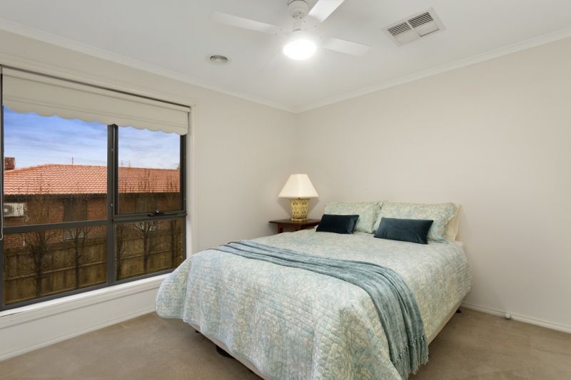 1 Pinoak Close, Burwood - Thumbnail 8