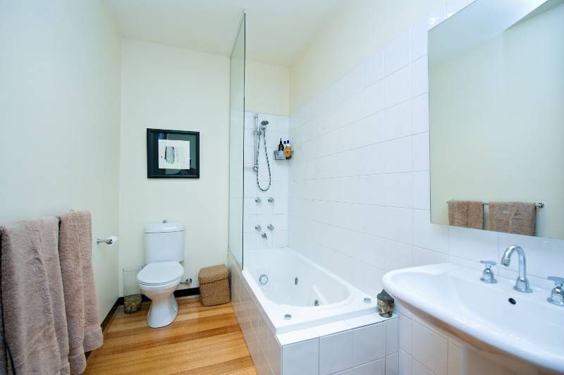 1/2a Lyons Street, Seddon - Thumbnail 8