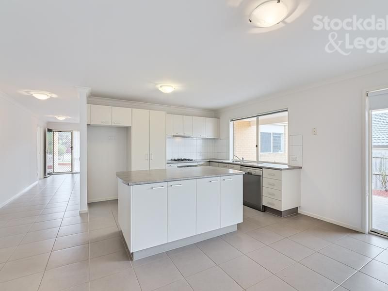 11 Viewpoint Avenue MERNDA, Mernda - Thumbnail 7