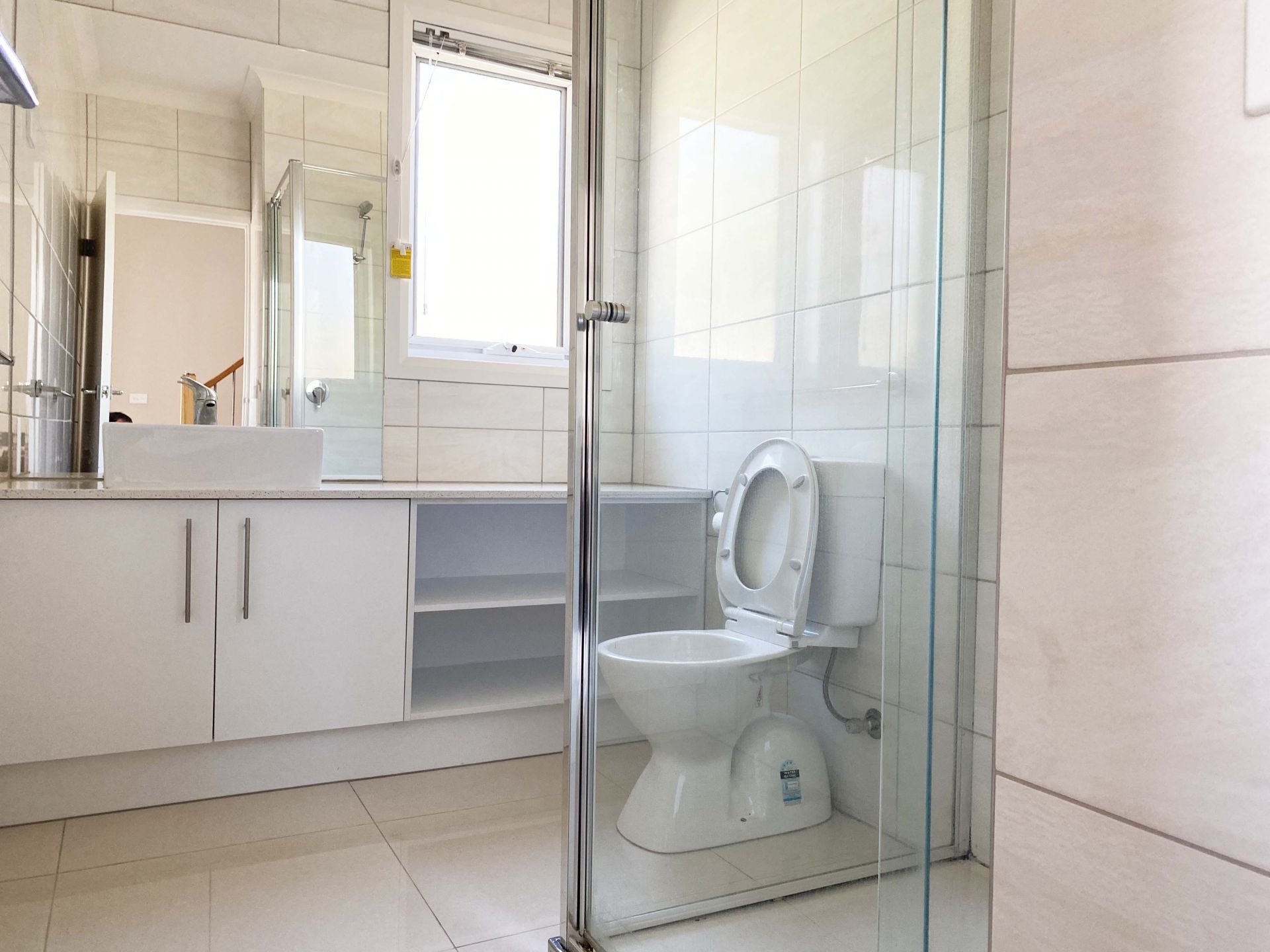 LOOKING FOR MODERN SOPHISTICATION? YOUR SEARCH IS OVER!