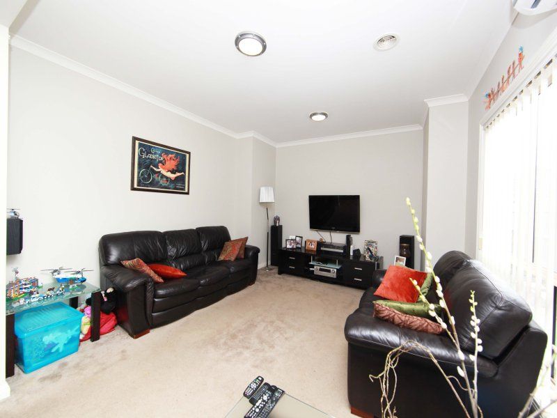 73 Vincent Drive SOUTH MORANG, South Morang - Thumbnail 3