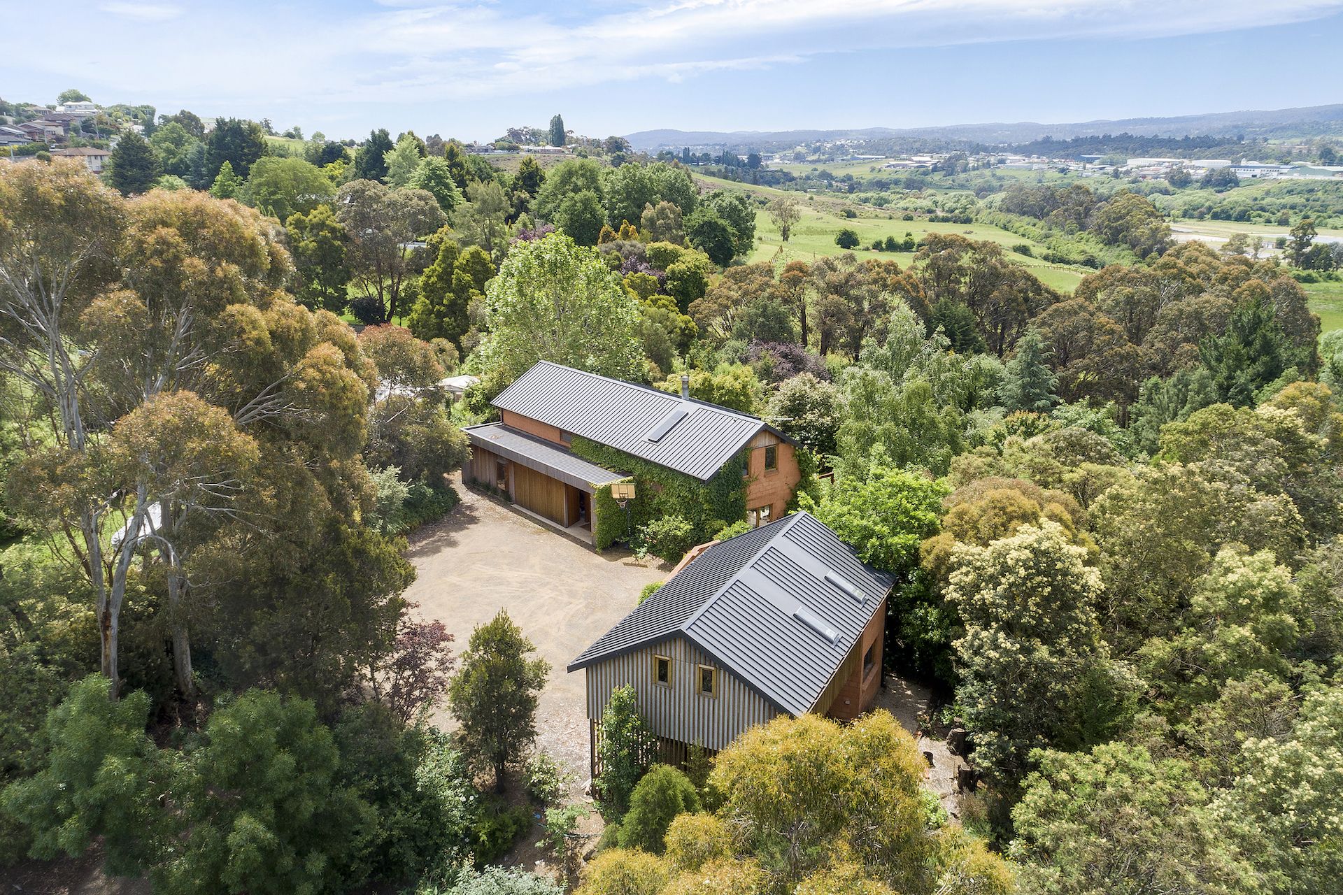 287 Penquite Road Norwood, Norwood - Thumbnail 2