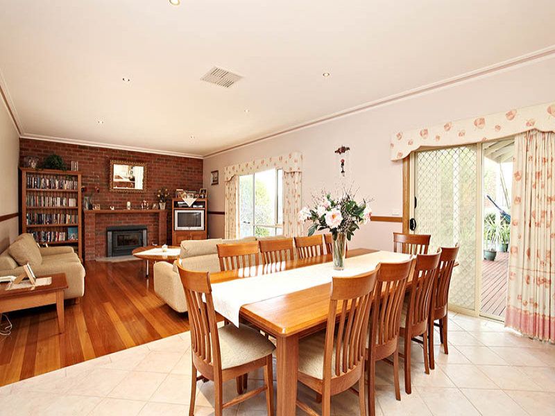 10 Blackwood Walk SOUTH MORANG, South Morang - Thumbnail 7