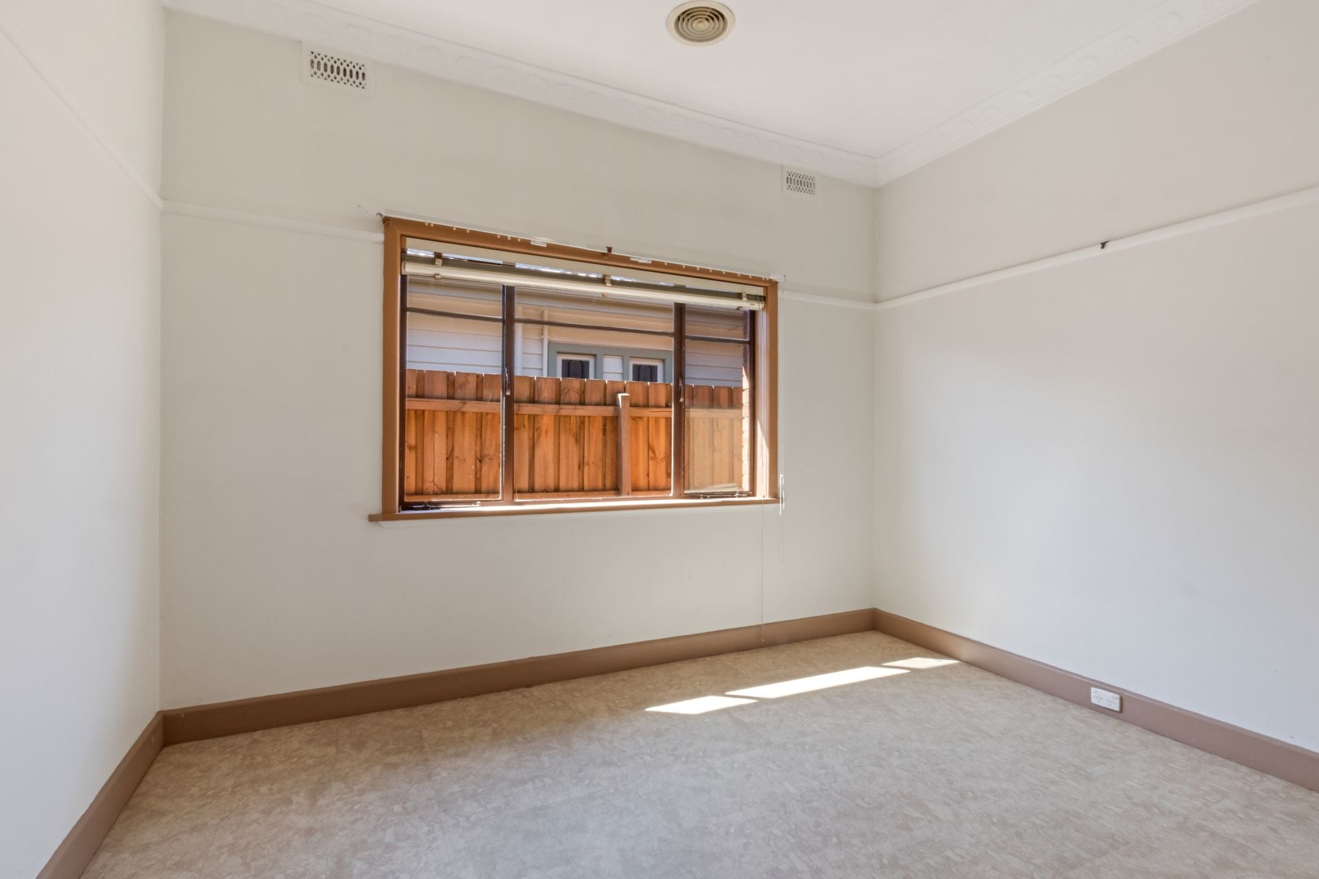 Neat And Tidy Home With Lots Of Room