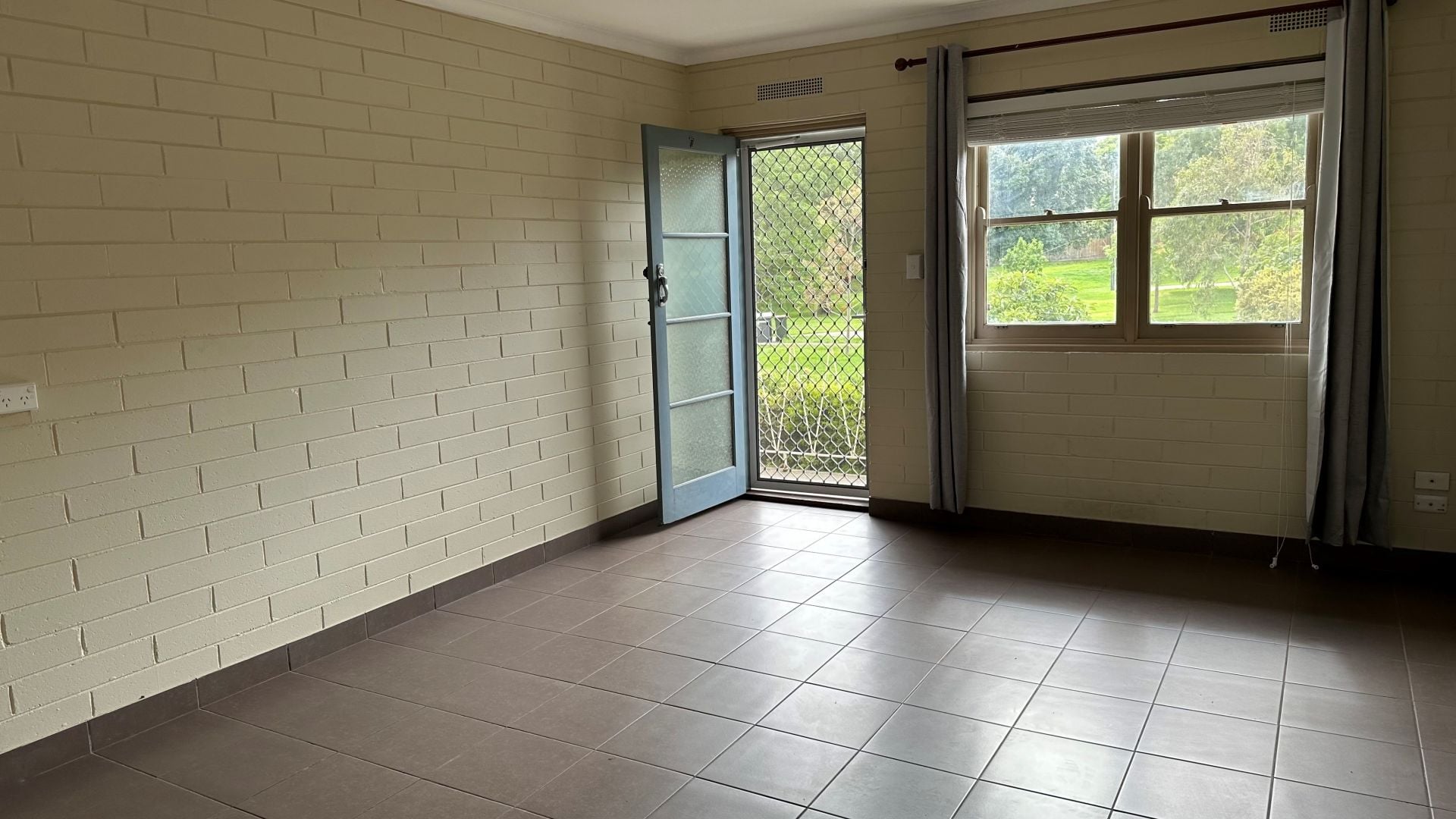 Conveniently Located Studio Apartment.