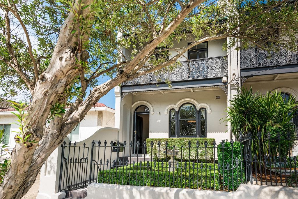 Elegant Renovated Terrace Home