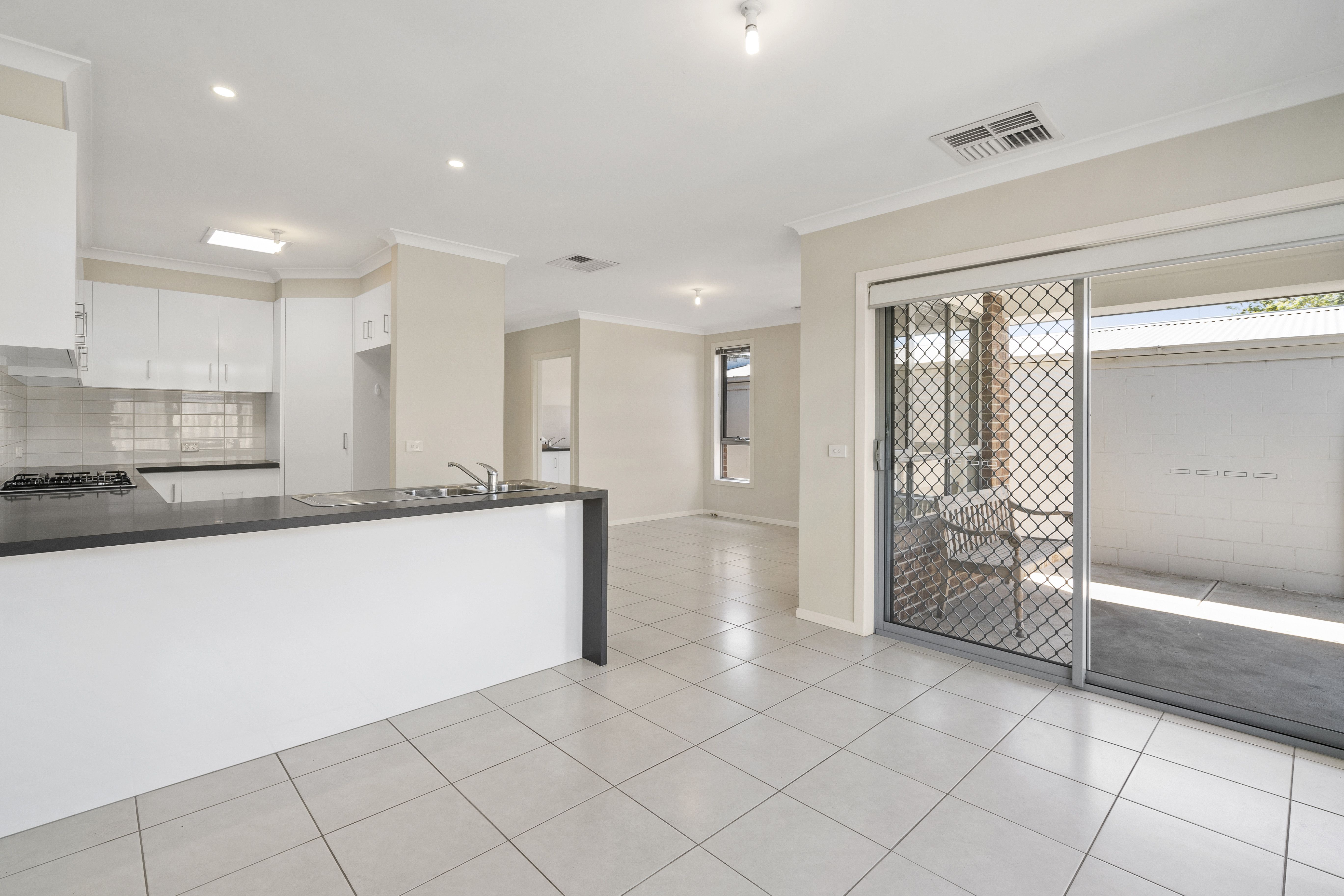 2/31 Marigold Avenue Altona North VIC, Altona North - Thumbnail 3