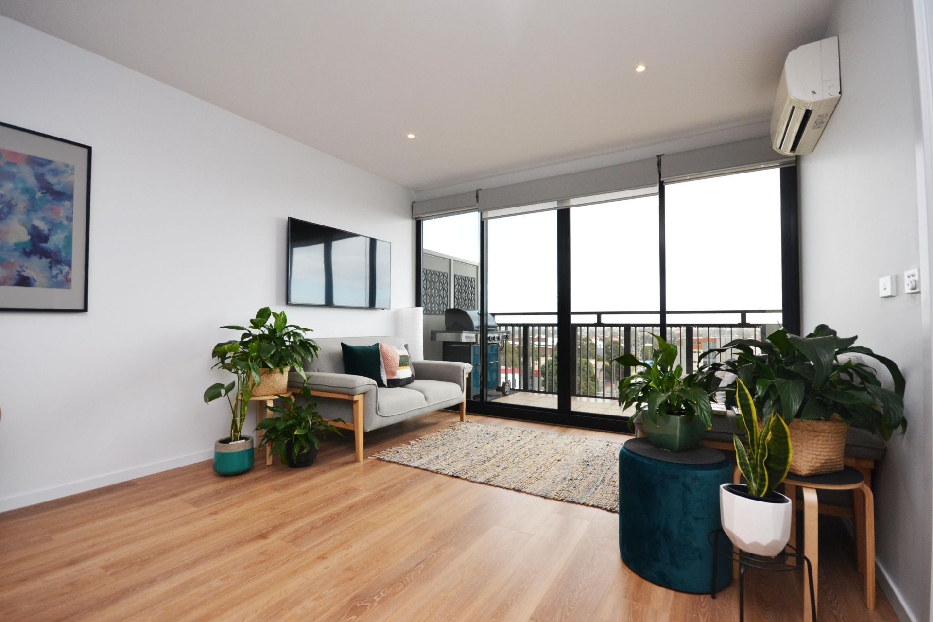 CONTEMPORARY AND CHIC WITH SWEEPING VIEWS