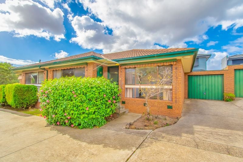 2/25 Lake Street, Reservoir