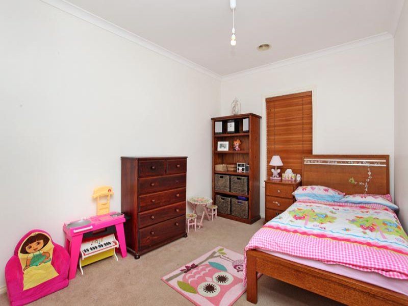 24 Grampians Way, Caroline Springs - Thumbnail 7