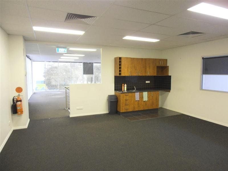 MODERN OFFICE/WAREHOUSE