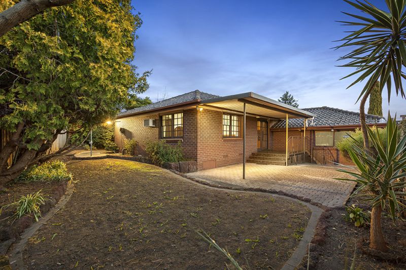 35 Hillside Road, Mount Waverley - Thumbnail 8