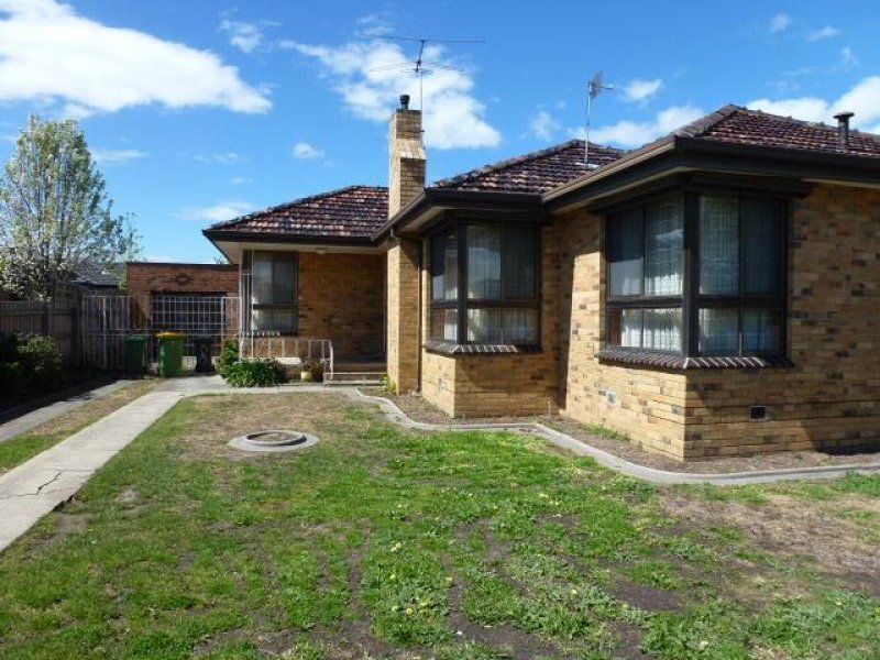 8 Smith Street, Reservoir