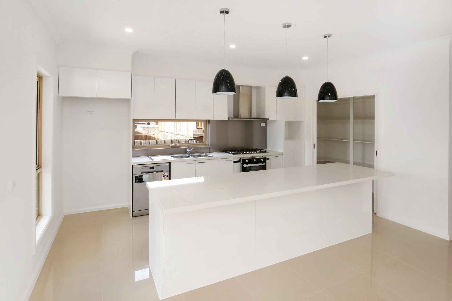 FAMILY LIVING IN LYNDARUM'S BEST LOCATION