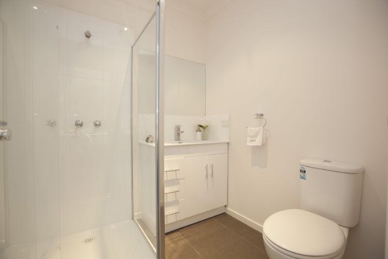 2/2a Bishop Street, Kingsville - Thumbnail 8
