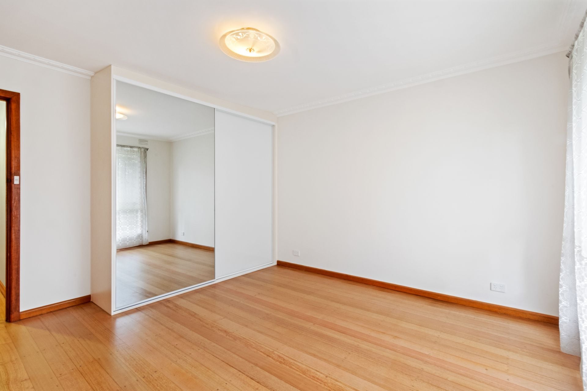 Charming 3-Bedroom home plus Bungalow!
