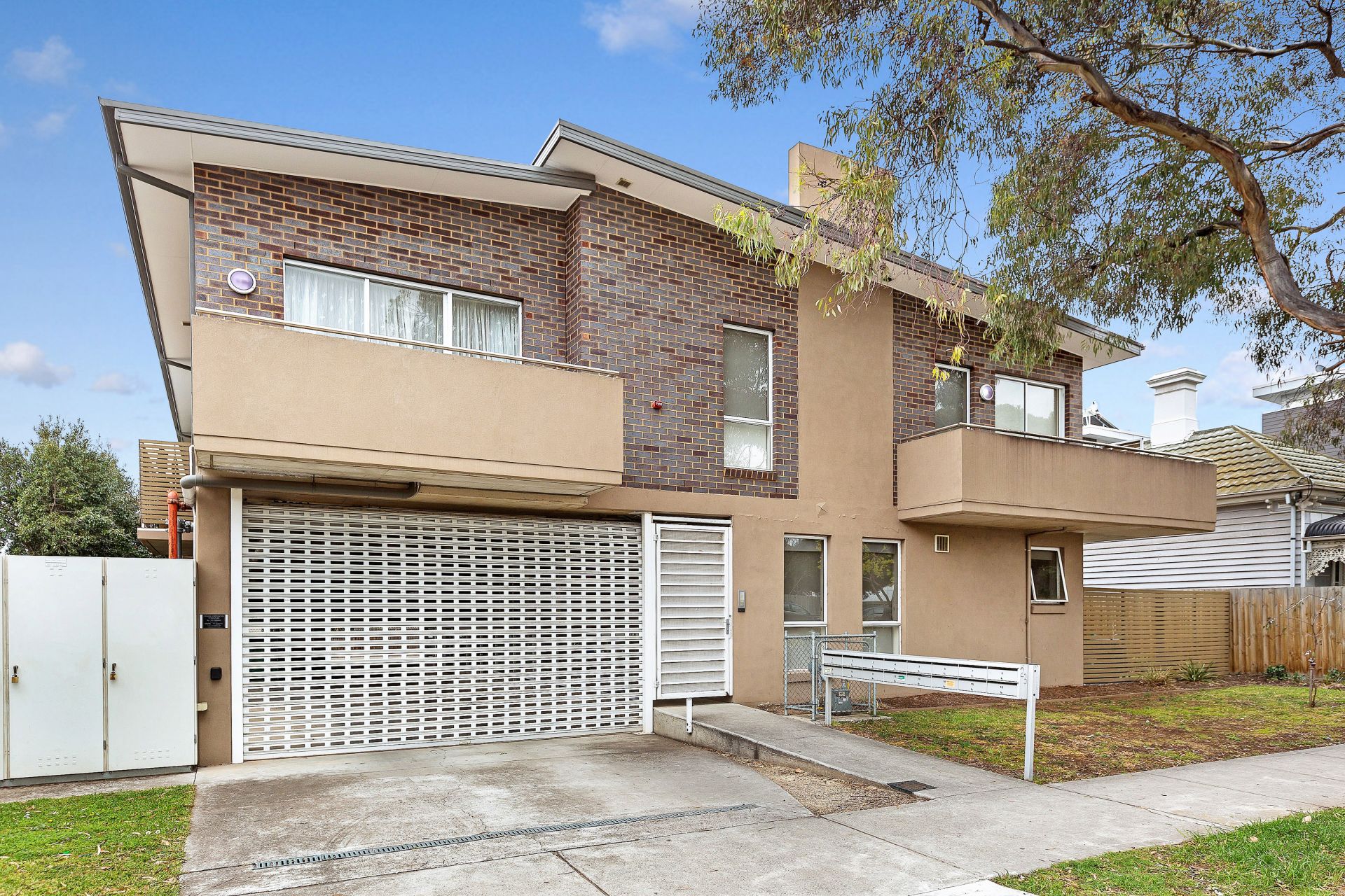 8/23 Pickett Street, Footscray - Thumbnail 2