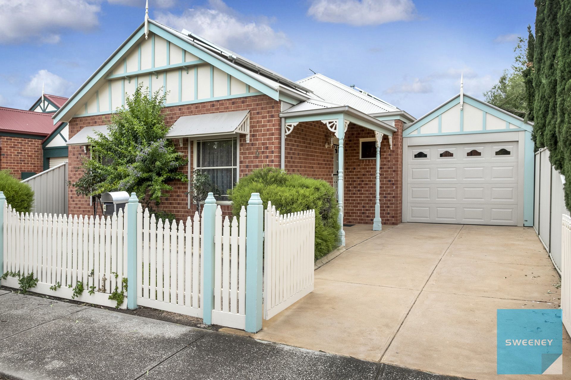 4 Simpson Place, Caroline Springs - Thumbnail 2