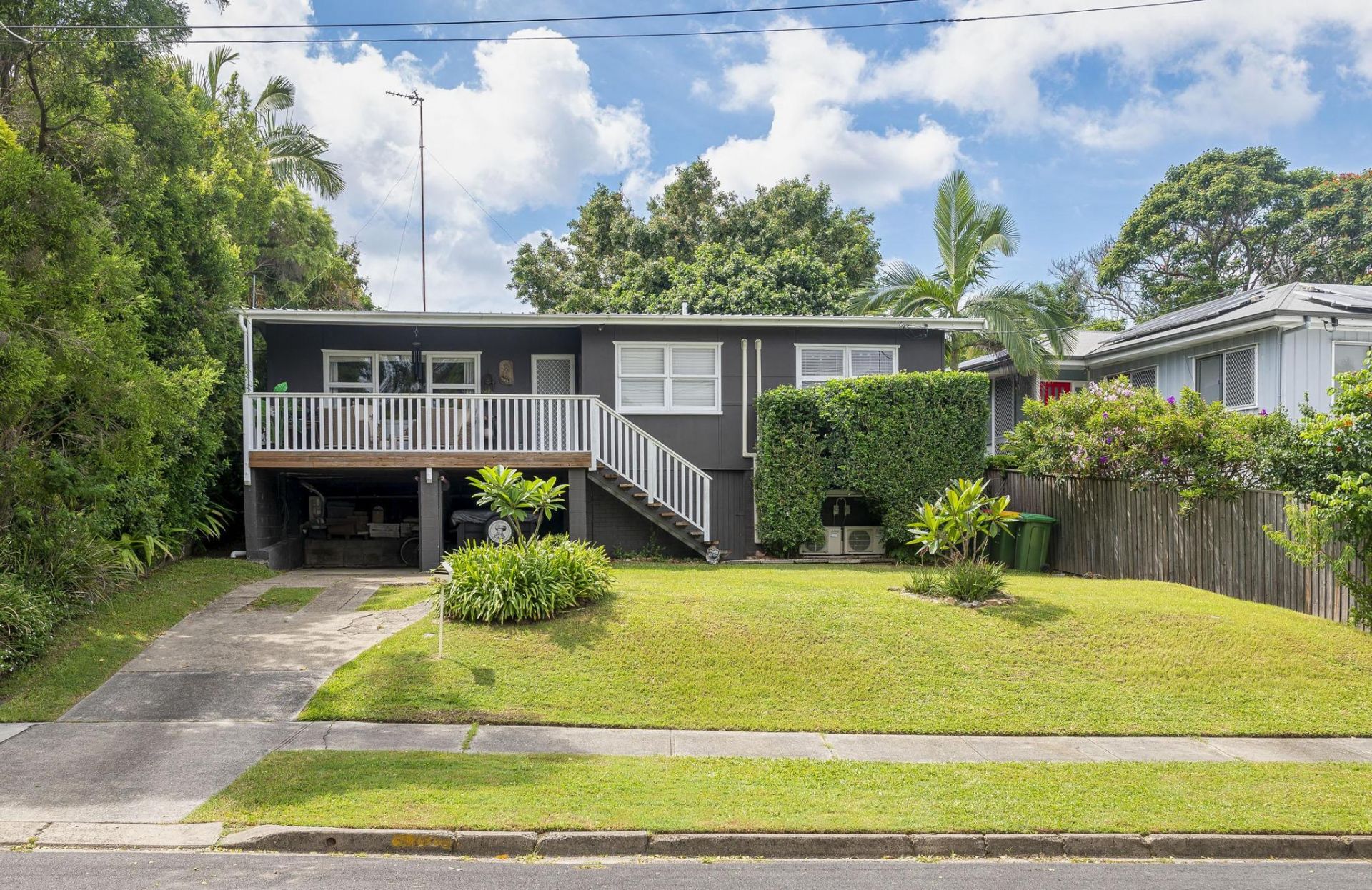 42 Melinda Street, Southport - Thumbnail 2