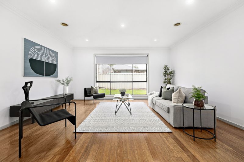 8 Parkside Close, Caroline Springs - Thumbnail 3