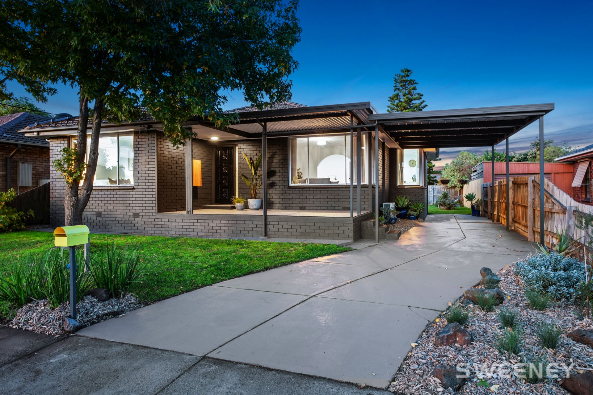 92 McIntyre Drive, Altona - Thumbnail 2