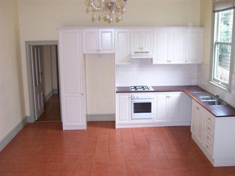 A home just minutes from High Street!