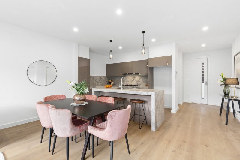 1 and 3/760 Elgar Road, Doncaster - Thumbnail 3