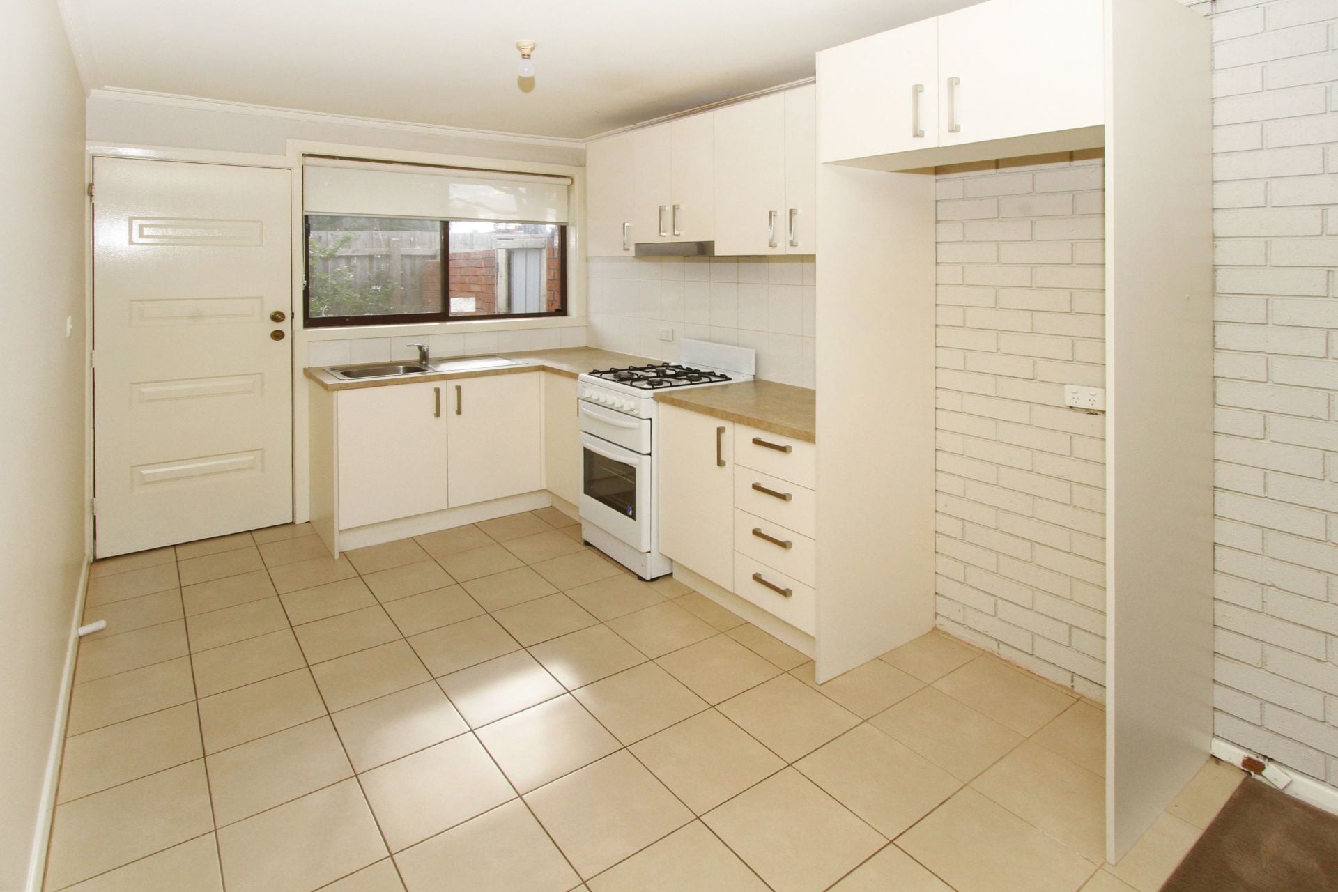 PERFECTLY LOCATED & PERFECTLY PRICED! *SHORT TERM LEASE AVAILABLE*
