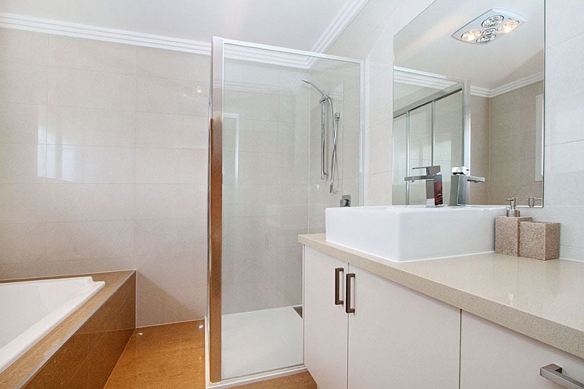 LOW MAINTENANCE FAMILY HOME