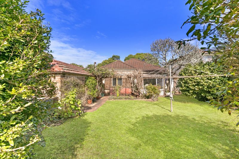 Solid Double Brick Original Home
Deceased Estate