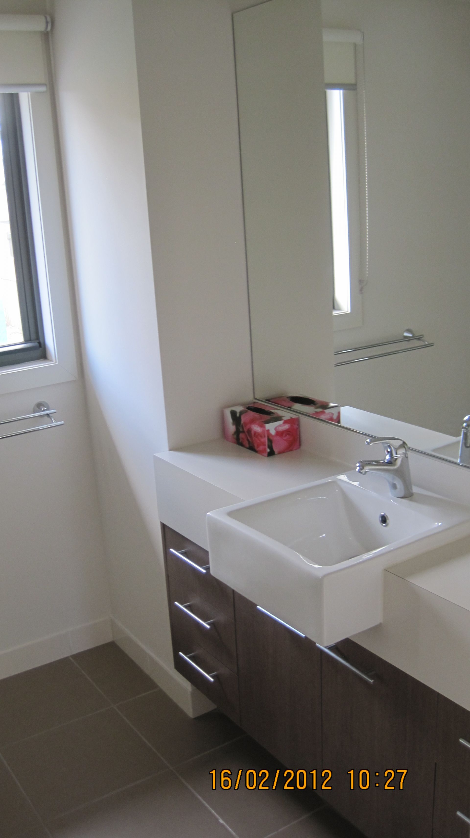 LARGE 2 BEDROOM TOWNHOUSE
